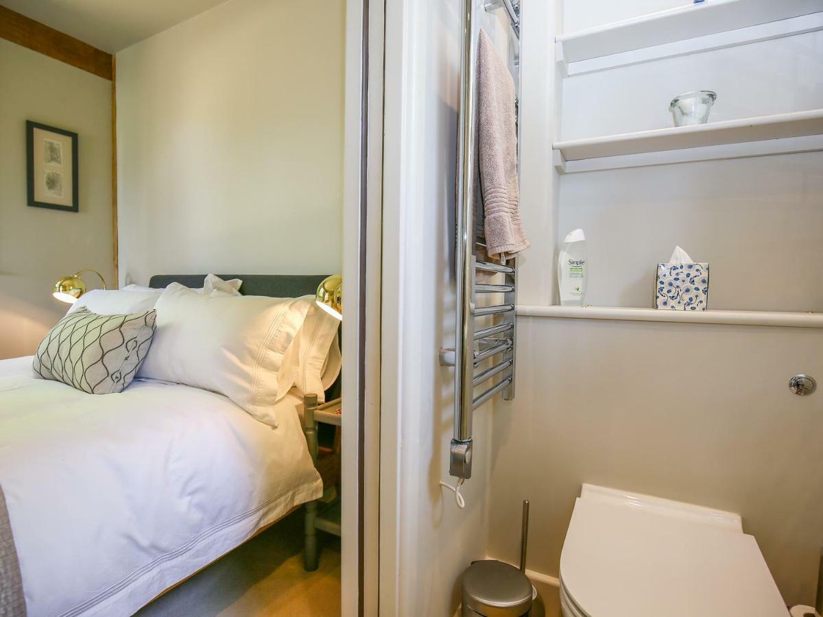 The Lodge At Mortons Malmesbury Ngoại thất bức ảnh